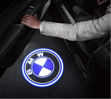 Proiector LED Welcome pentru BMW – Logo Luminos la Deschiderea Ușilor