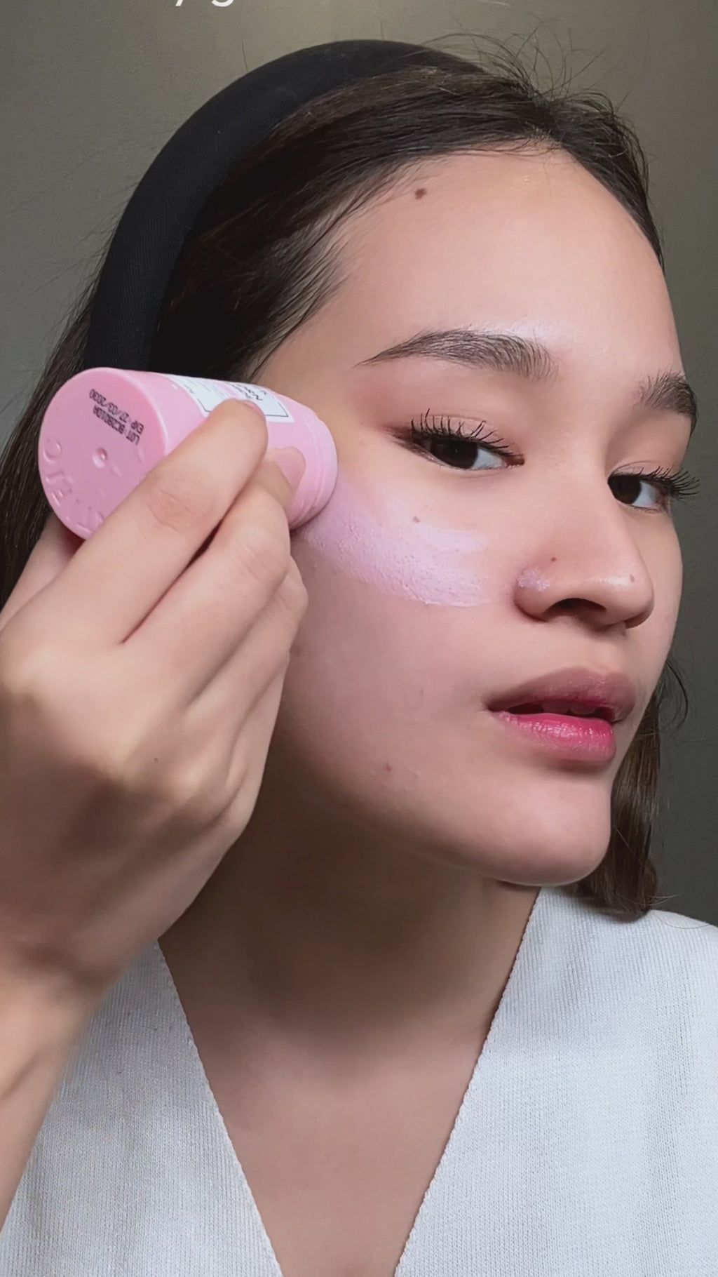 Mască Facială Stick cu Argilă Roz – Curățare Delicată, Hidratare și Aspect Revitalizat